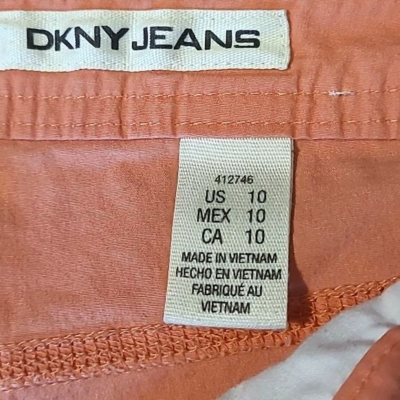 DKNY Roll Tab Bermuda / Short Shorts Mid Waist Rise Pockets Adjustable Length - Picture 11 of 16